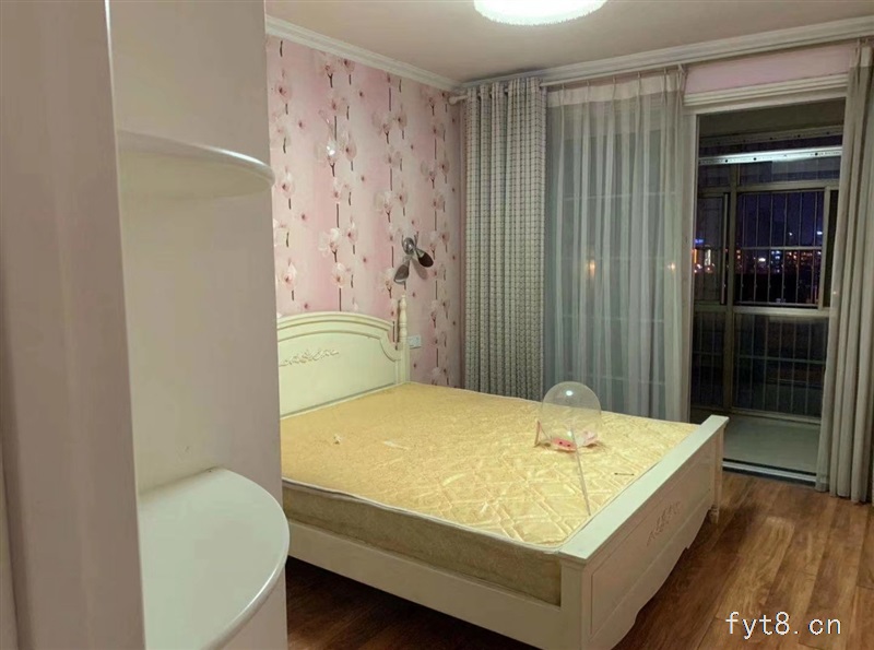 精装修,家电齐全水榭花都3室2厅1卫1500元/月